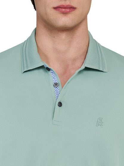 LIGHT GREEN